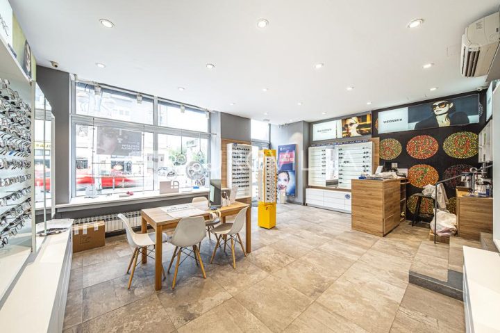 Locaux commerciaux à vendre 80 m² – Trnje