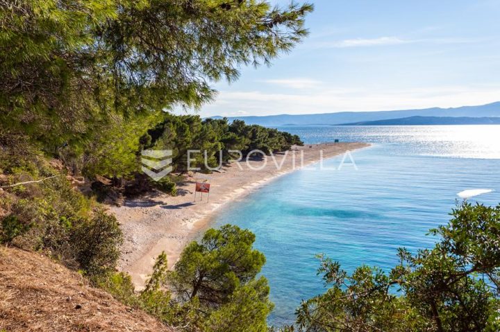 Land for sale 1240 m² – Bol