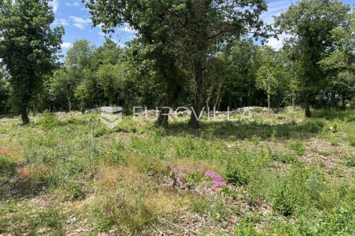 Parcela na predaj 1350 m² – Heraki