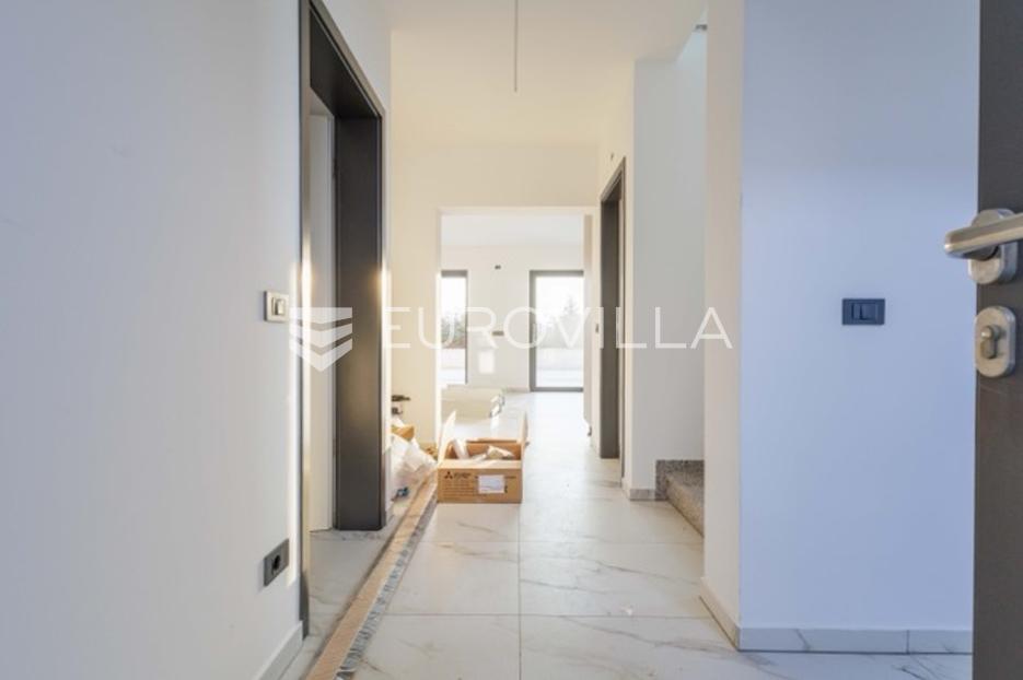 Maison À vendre -  Funtana