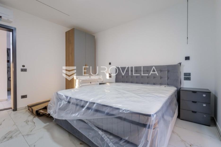 Maison À vendre -  Funtana