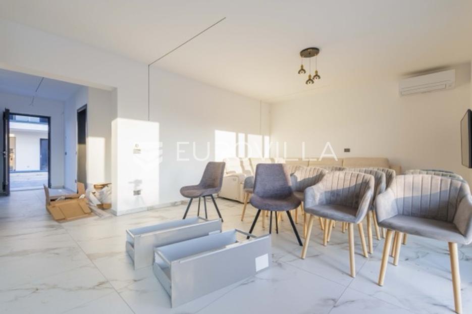 Maison À vendre -  Funtana