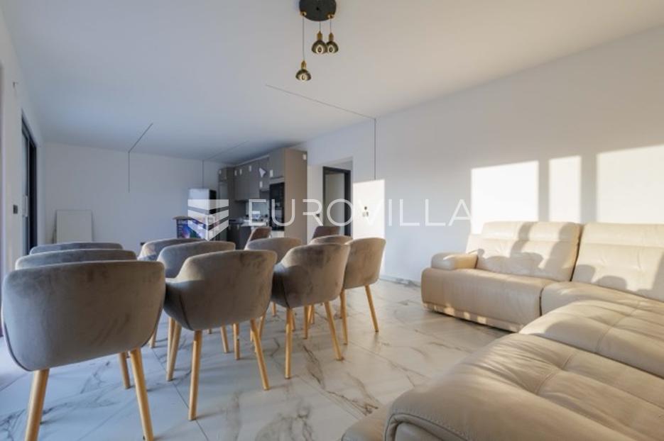 Maison À vendre -  Funtana
