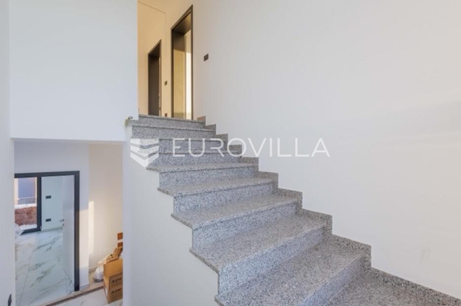 Maison À vendre -  Funtana