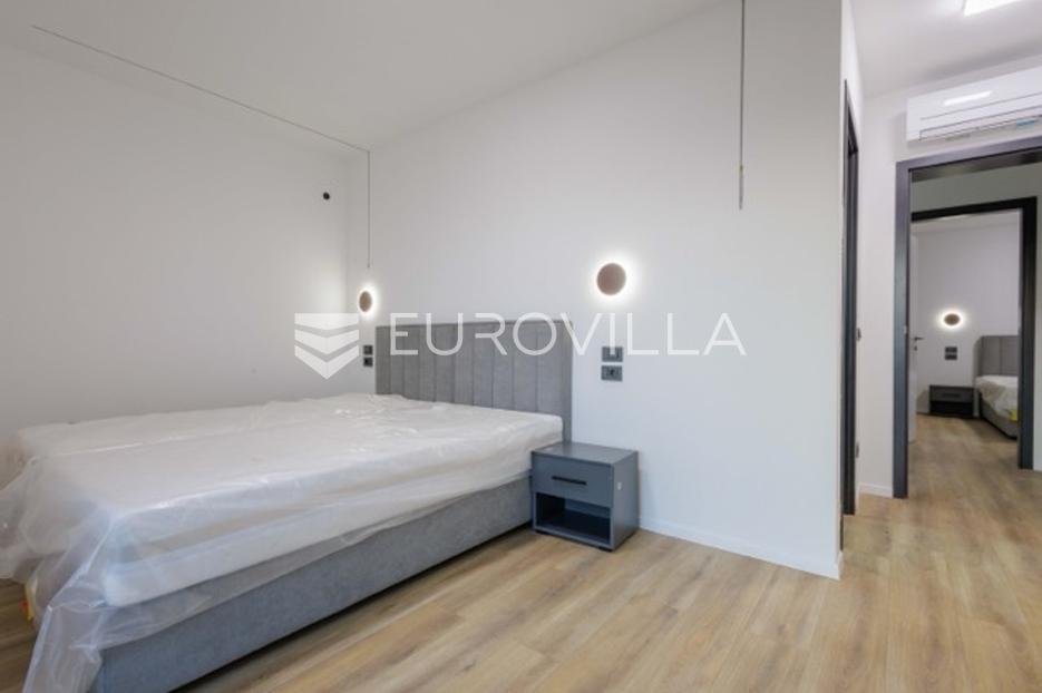 Maison À vendre -  Funtana