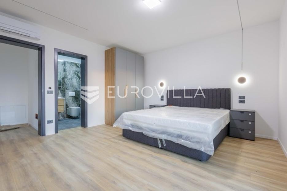 Maison À vendre -  Funtana