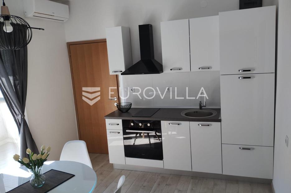 Casa In vendita -  Starigrad