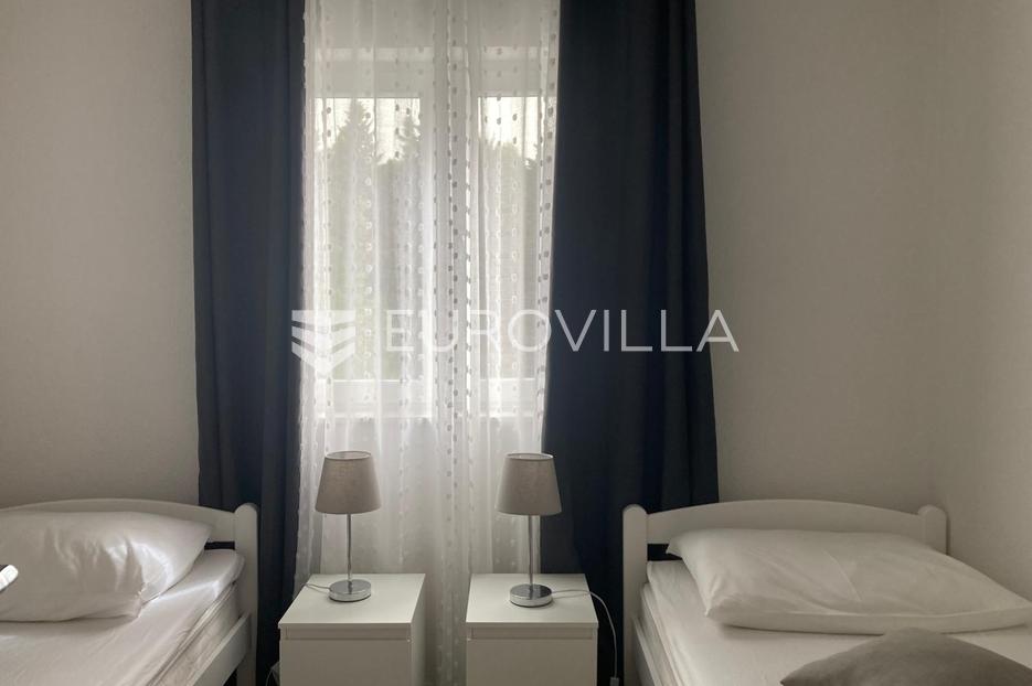 Casa In vendita -  Starigrad