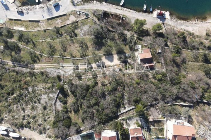 Land for sale 705 m² – Maslenica