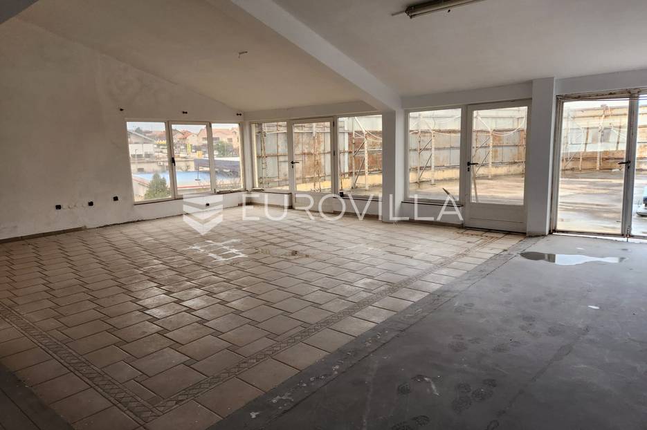 Poslovni prostor Na prodaju -  Zadar