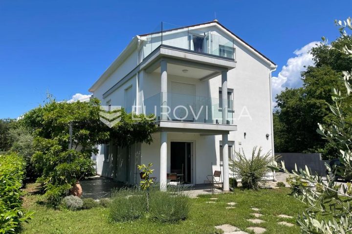 Flat for sale 136 m² – Radoši Kod Žbandaja