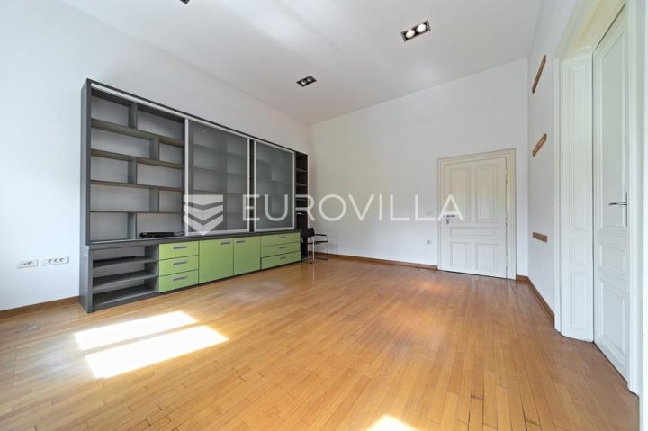 Business premises for sale 107 m² – Gornji Grad / Centar