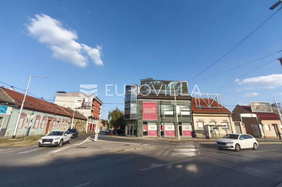 Locaux commerciaux À louer - Osječko-baranjska Osijek