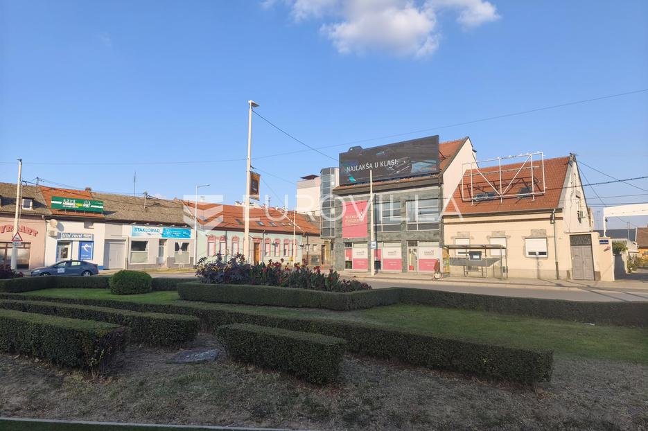 Locaux commerciaux À louer - Osječko-baranjska Osijek