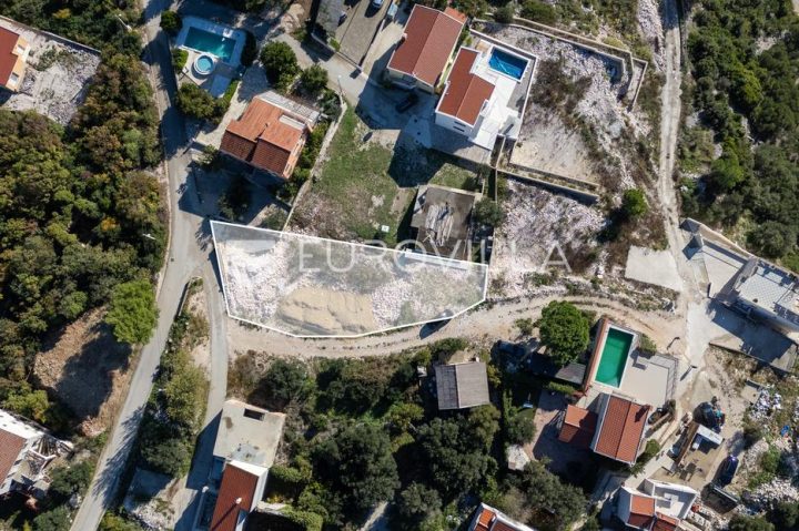 Pozemok na predaj 400 m² – Kremeno