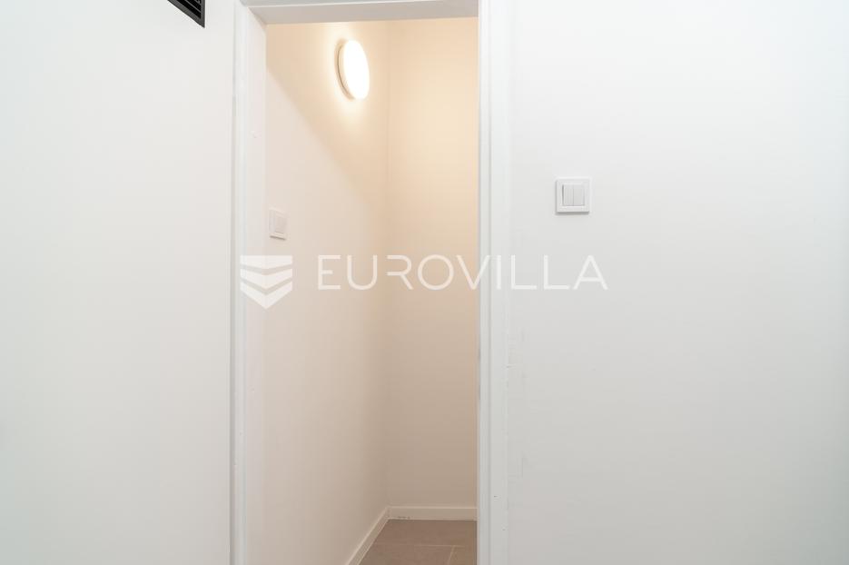House For sale - Zadarska Kolan