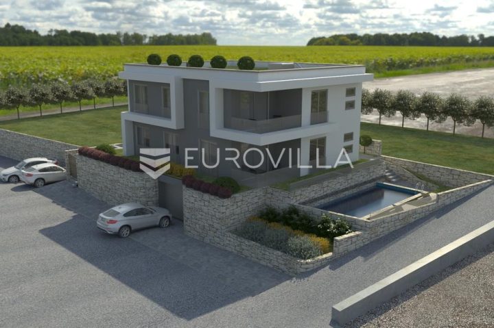 Kuća na prodaju 349 m² – Gradac