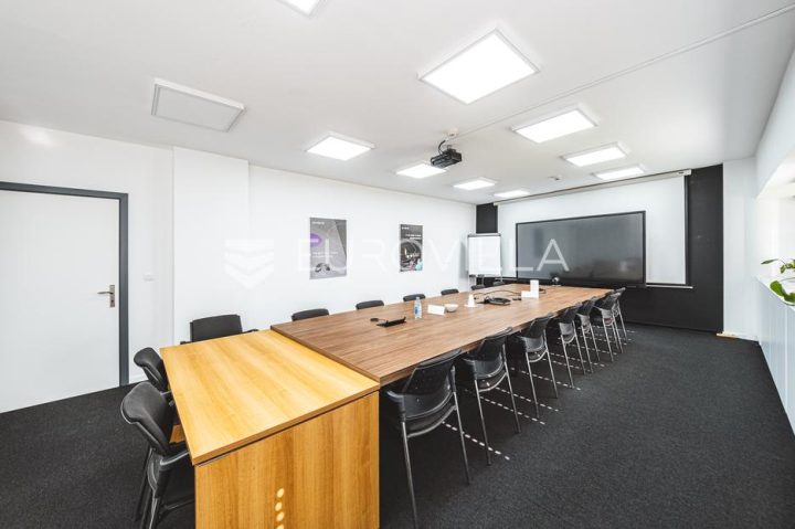 Business premises for sale 356 m² – Borongaj