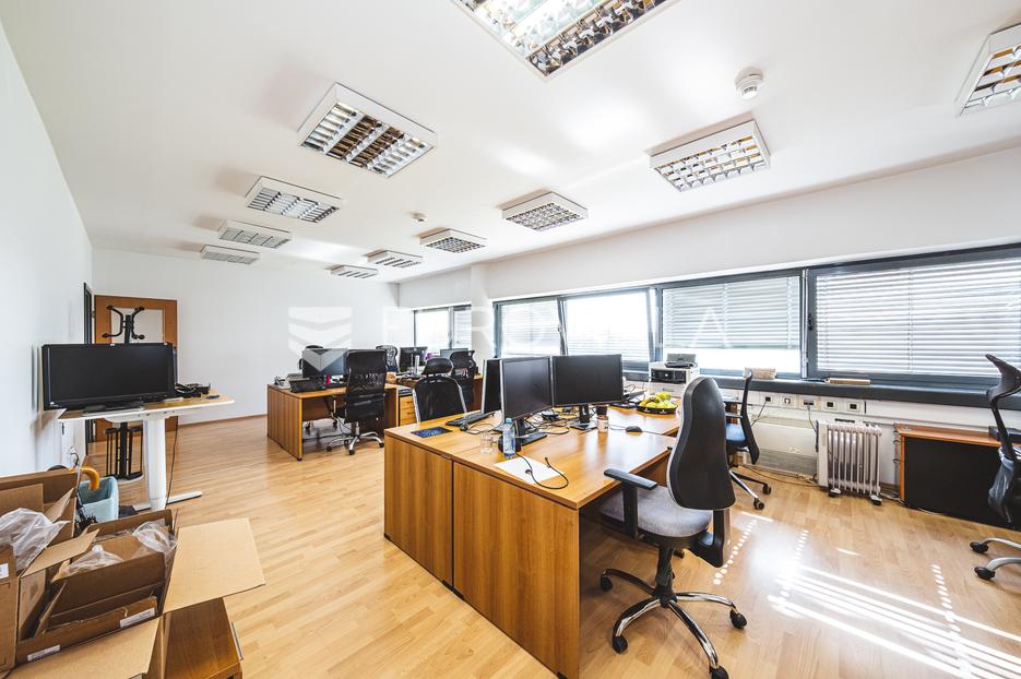 Locaux commerciaux À vendre - Grad Zagreb Peščenica - žitnjak - foto 2/21