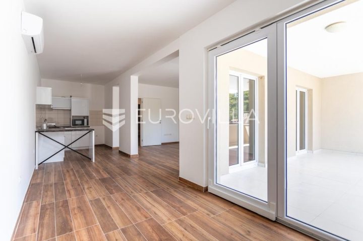 Apartmán na predaj 81 m² – Okrug Gornji