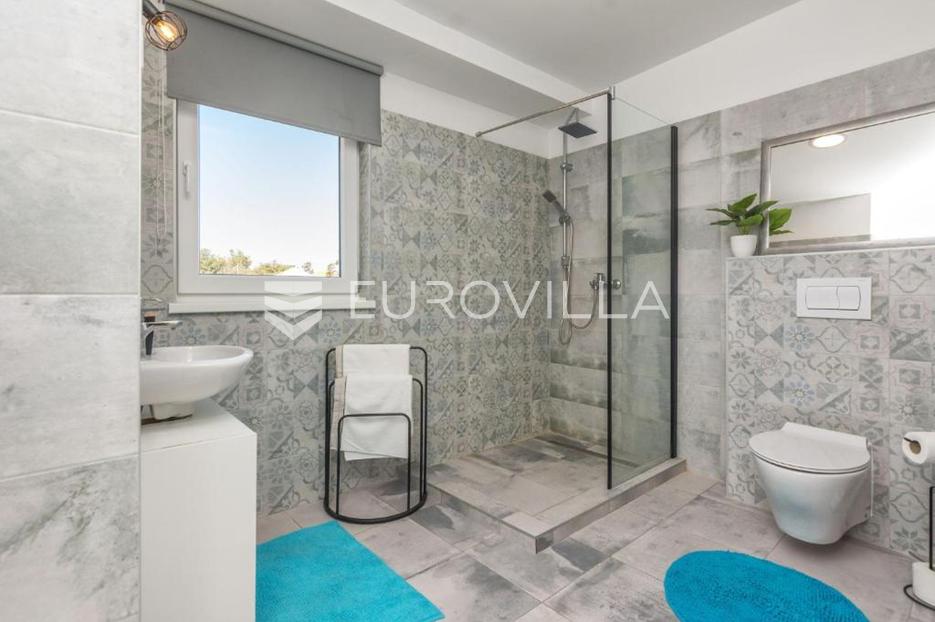House For sale -  Vir