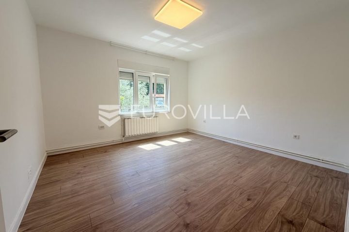 Komerčné na predaj 86 m² – Zamet