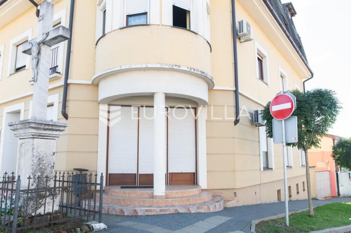 Commerciale in vendita 53 m² – Đakovo