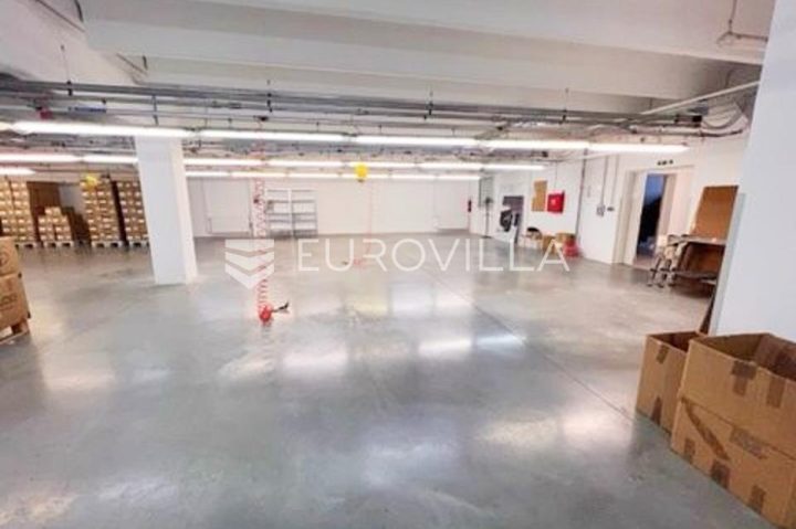Lokal użytkowy na sprzedaż 1256 m² – Antunovac