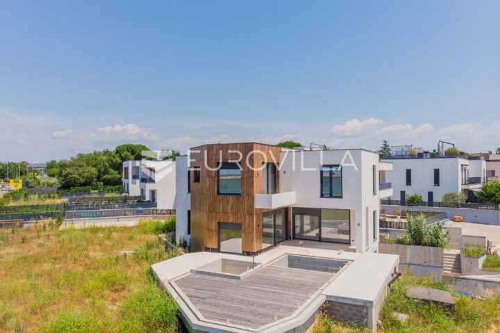 Dům na prodej 432 m² – Poreč