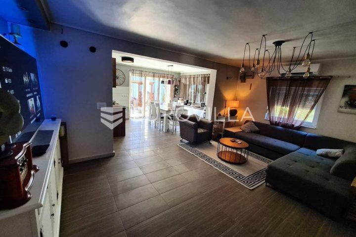 Maison à vendre 220 m² – Privlaka