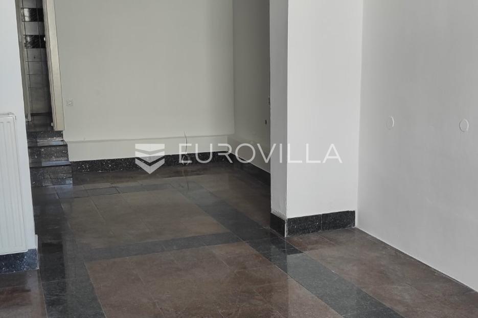 Commerciale In vendita -  Slavonski Brod