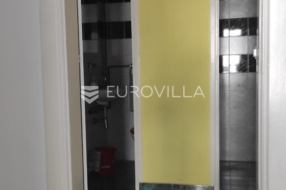 Commerciale In vendita -  Slavonski Brod