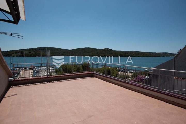 House for sale 507 m² – Tisno