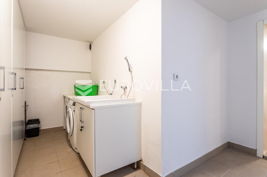 Casa In vendita -  Split