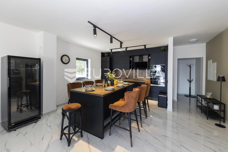 Maison À vendre -  Karlobag