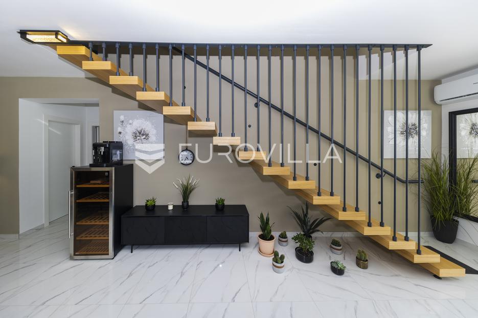 Maison À vendre -  Karlobag