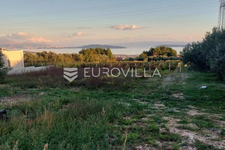Land for sale 3600 m² – Kaštel Novi