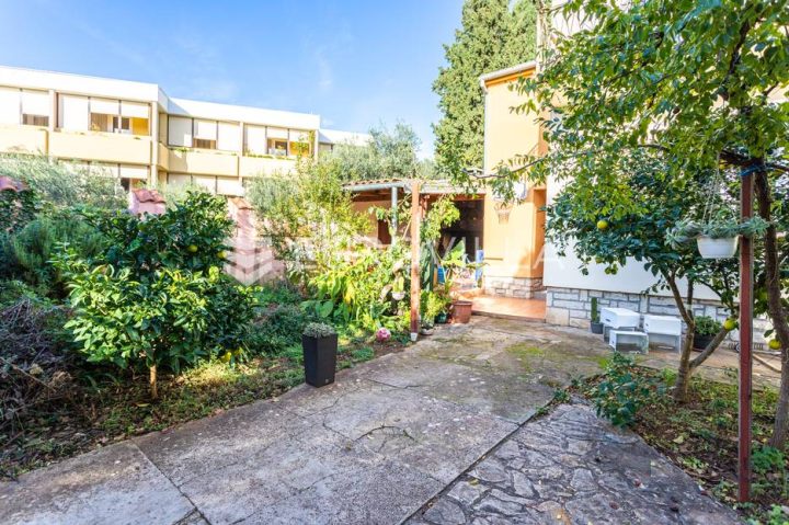 House for sale 312 m² – Brodarica