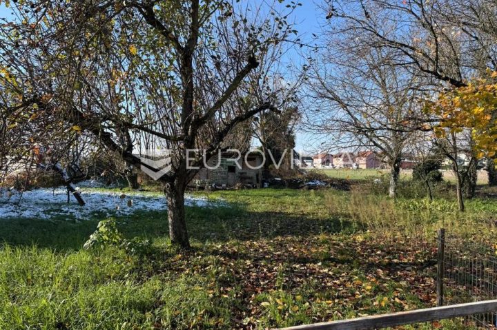 Działka na sprzedaż 589 m² – Sveta Klara