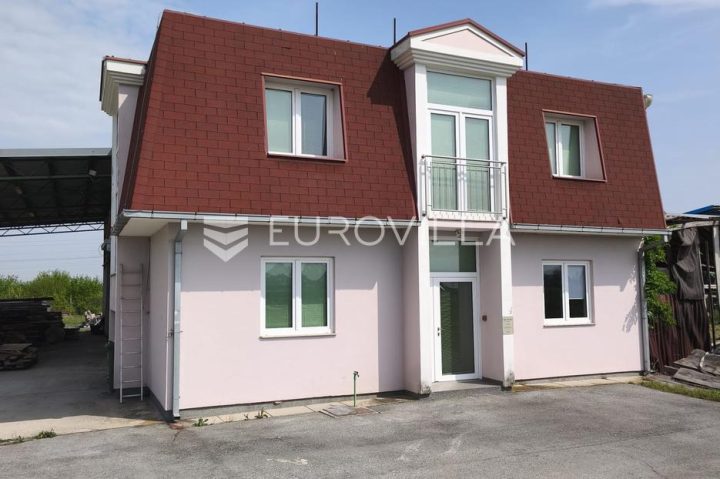 Poslovni prostor na prodaju 450 m² – Našice