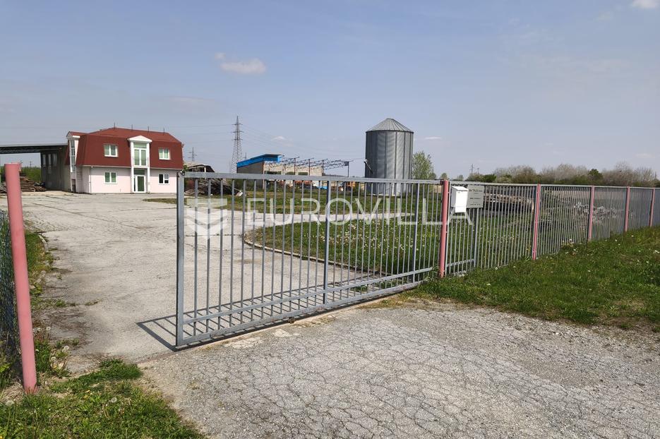 Commerciale In vendita - Osječko-baranjska Našice
