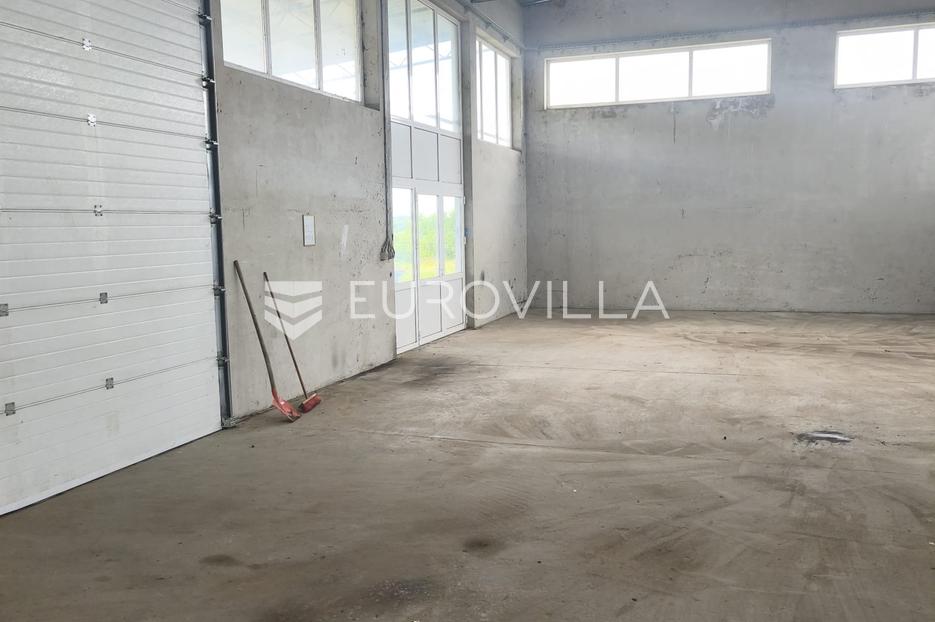 Commerciale In vendita - Osječko-baranjska Našice
