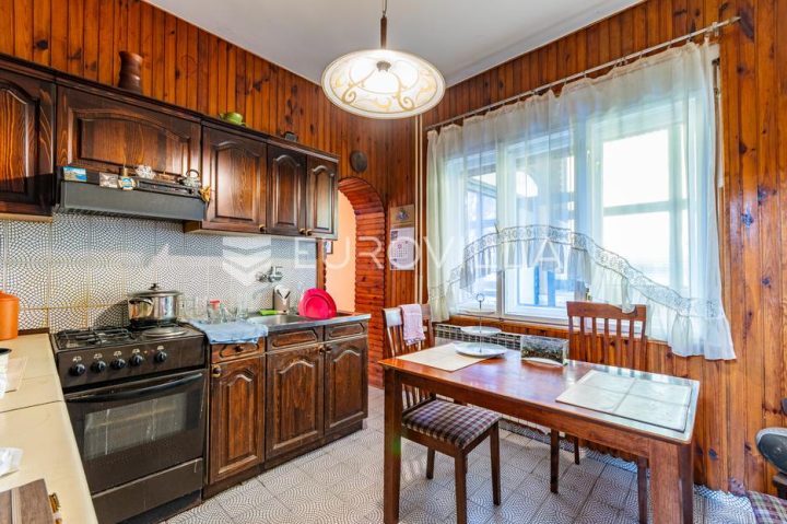 Kuća na prodaju 250 m² – Biškupec