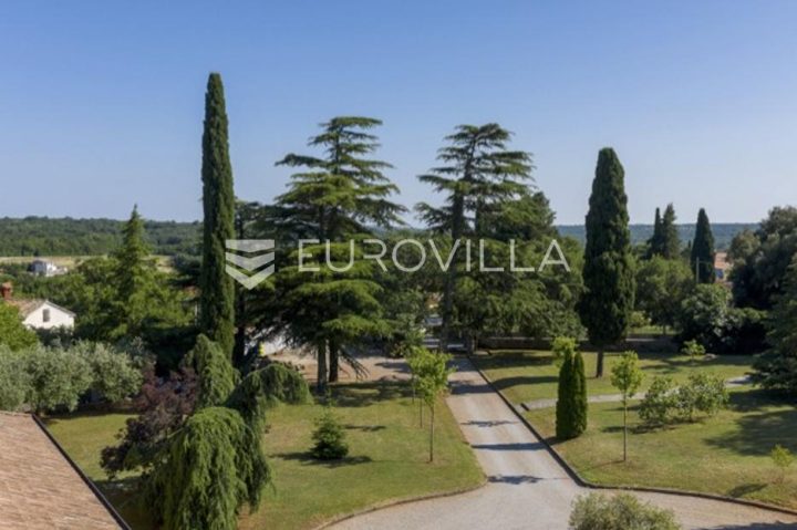 Kuća na prodaju 350 m² – Barban