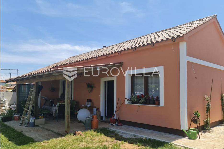 Maison À vendre -  Barban