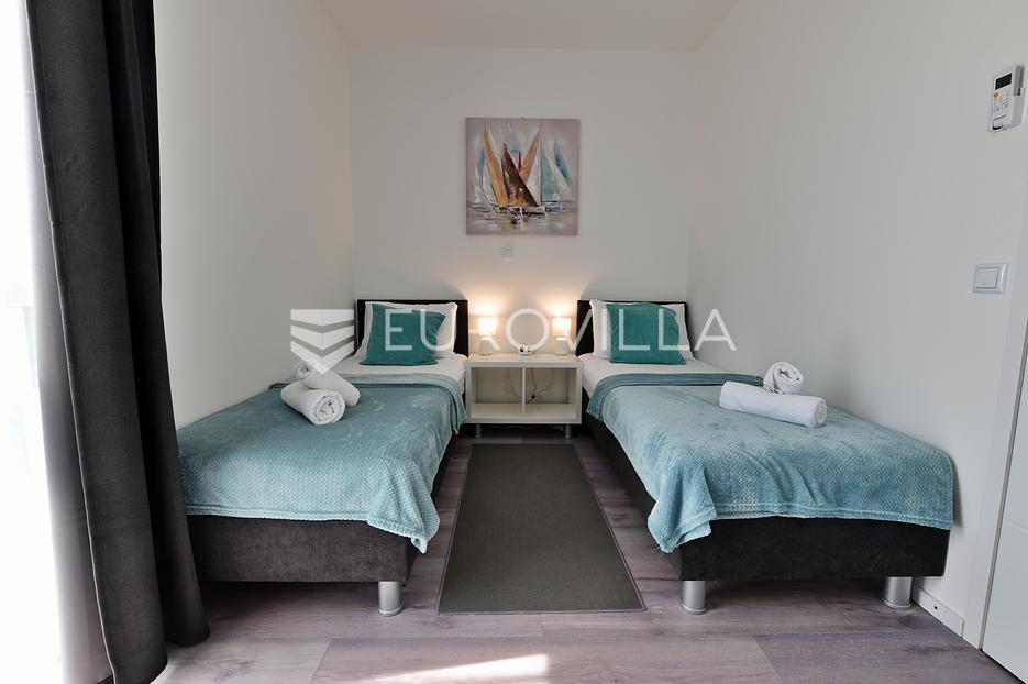 Haus Zu verkaufen -  Novalja