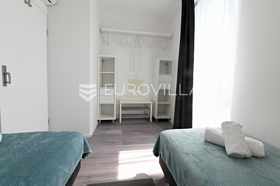 Haus Zu verkaufen -  Novalja