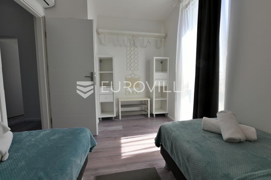 Haus Zu verkaufen -  Novalja