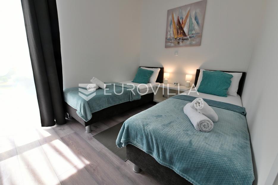 Haus Zu verkaufen -  Novalja