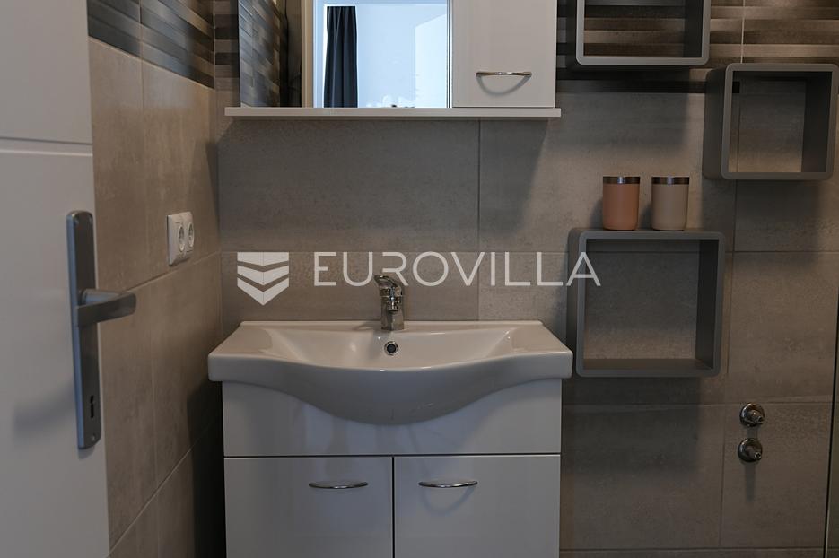 Haus Zu verkaufen -  Novalja